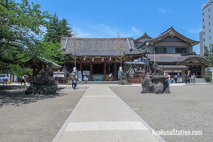Asakusa Jinja Shrine
