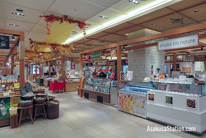 First floor food stalls at Marugoto Nippon