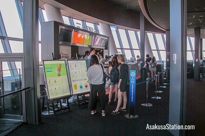 The standing café on Floor 350