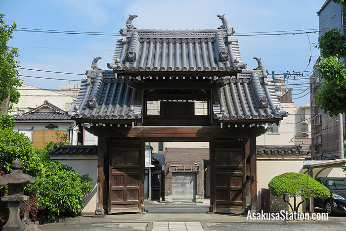 A view of the Sanmon gate from inside the temple
