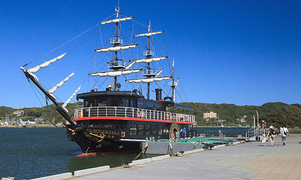 Today tourists can take a tour of Shimoda harbor in a replica of one of Admiral Perry’s black ships