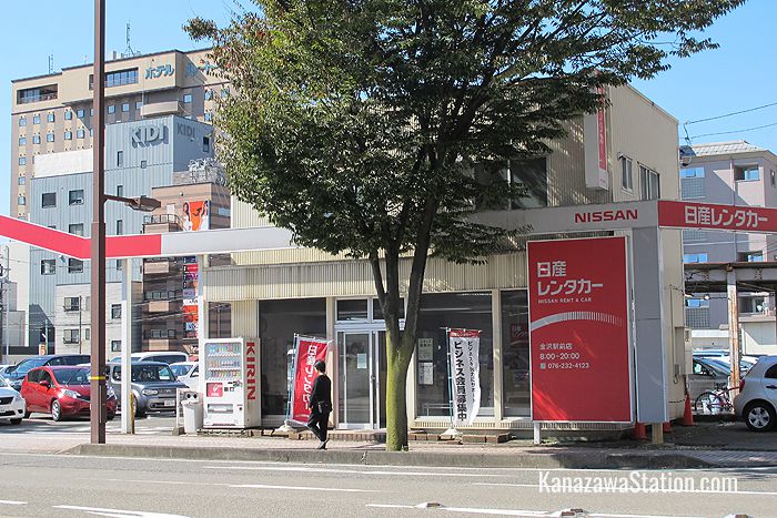 This Nissan office is a 5 minute walk south of the station’s East Gate exit