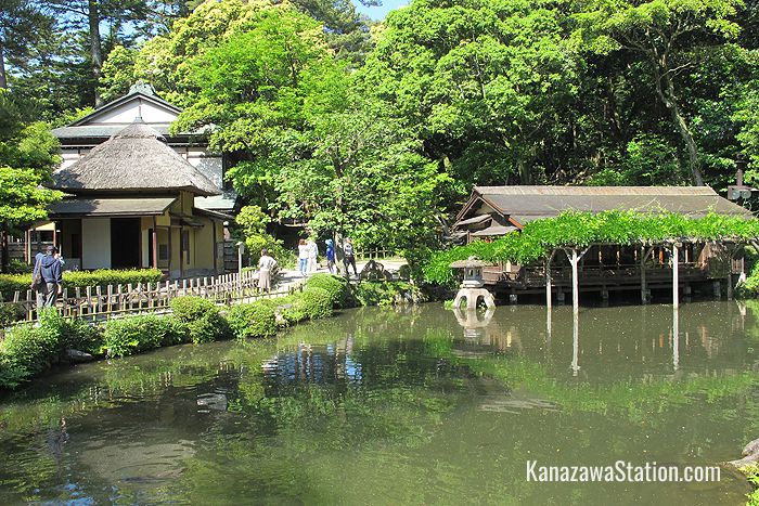 The Hisagoike pond and Yugao-tei tea house