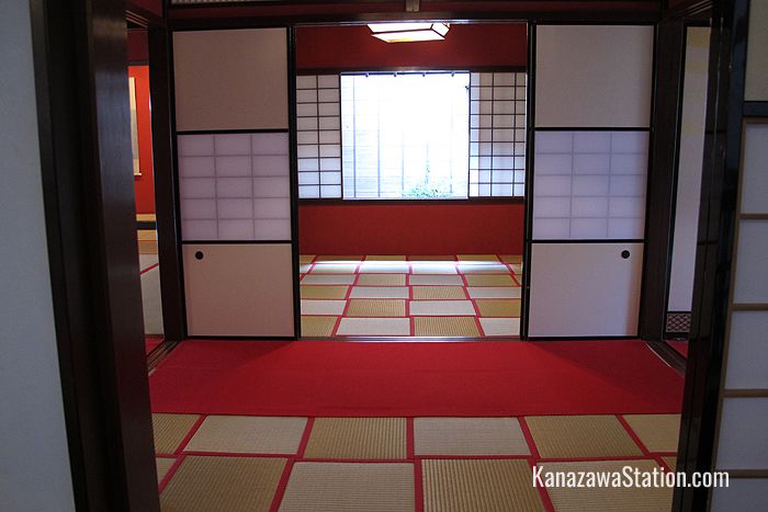 An unusual checkerboard pattern of tatami mats