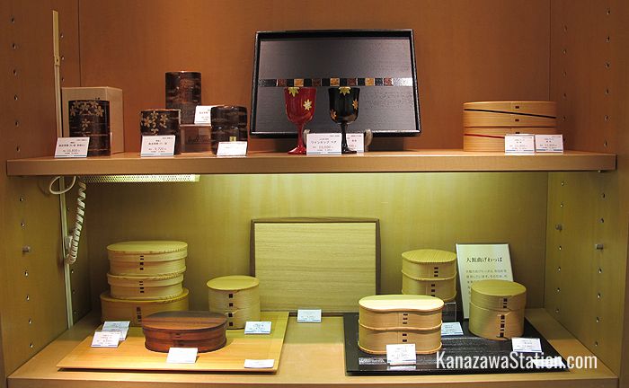 Lacquerware and cedar wood lunch boxes on the 6th floor