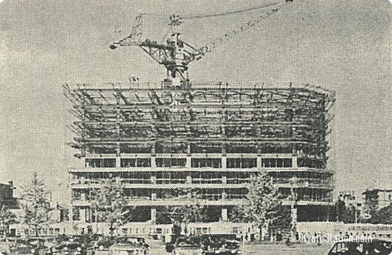 Construction of the Kyoto Tower building