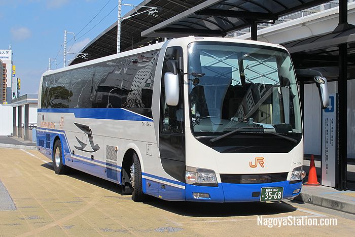 A JR Tokai Bus at Nagoya Station bound for Osaka