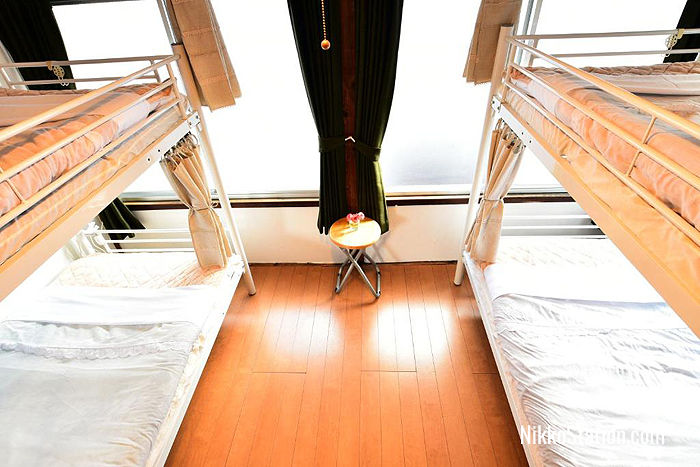 Dormitory bunk beds