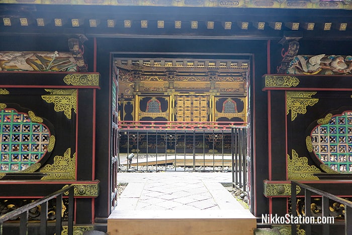 Looking into the main buildings of Taiyuin