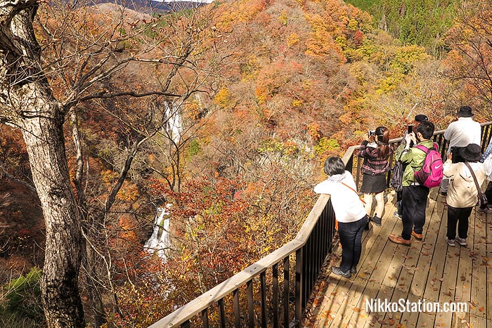 Photographing the falls from the observation deck