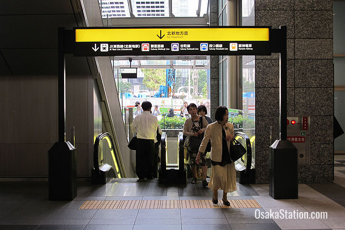 This escalator leading down to Hanshin Osaka-Umeda Station is close by the southern exit of Osaka Station’s Central Concourse