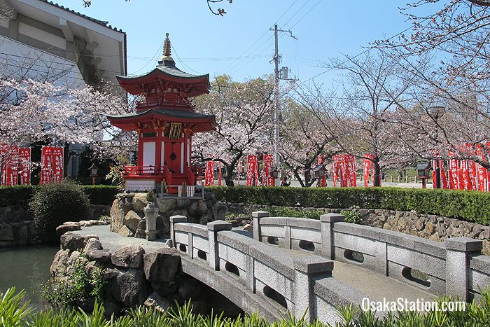 This small shrine behind the Treasure House is dedicated to Benzaiten, the Buddhist goddess of rivers, music, and all things that flow