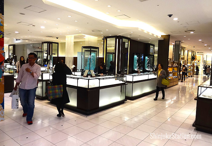 Cosmetics, accessories and luxury brands are on the first floor