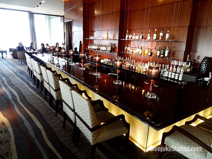 The Cocktail & Tea Lounge off the lobby has live piano music and views of Nishi Shinjuku