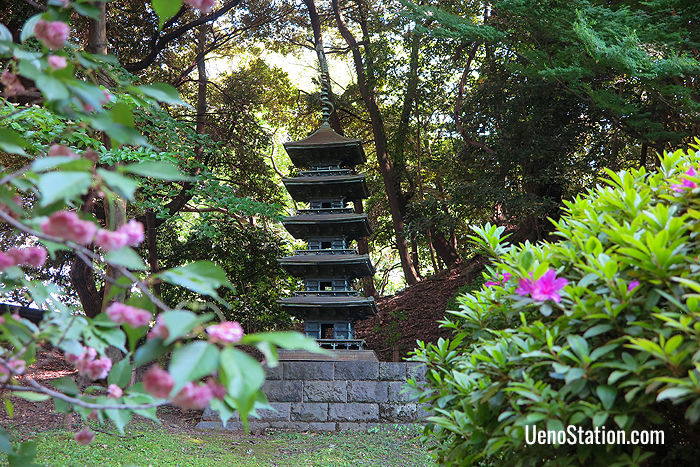 The bronze pagoda