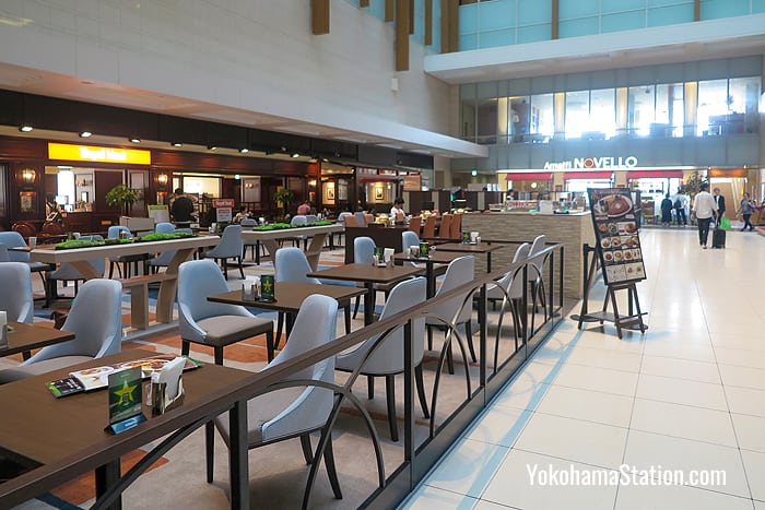 The Royal Host dining area on the 10th floor